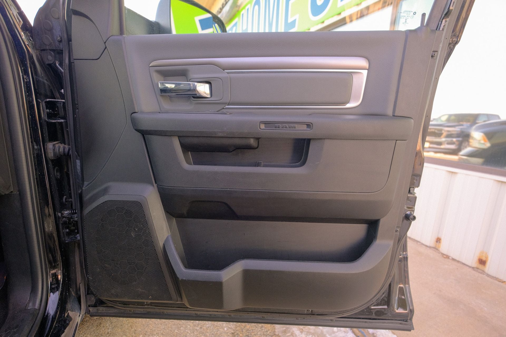 2023 RAM 1500 Classic SLT Crew Cab 4x4 5'7' Box