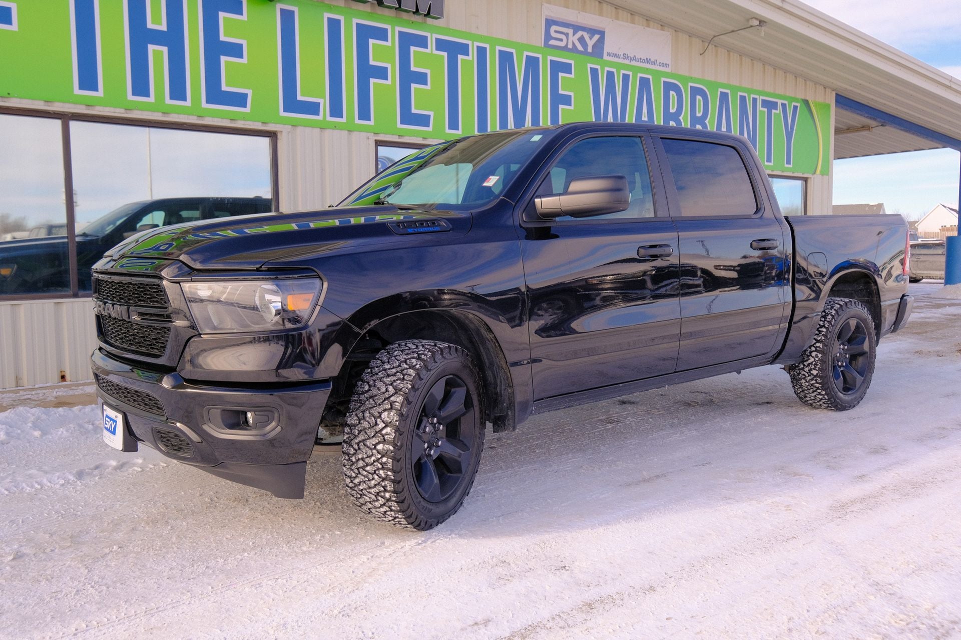 2024 RAM 1500 Tradesman Crew Cab 4x4 5'7' Box