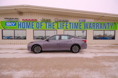 2024 Nissan Altima SV FWD