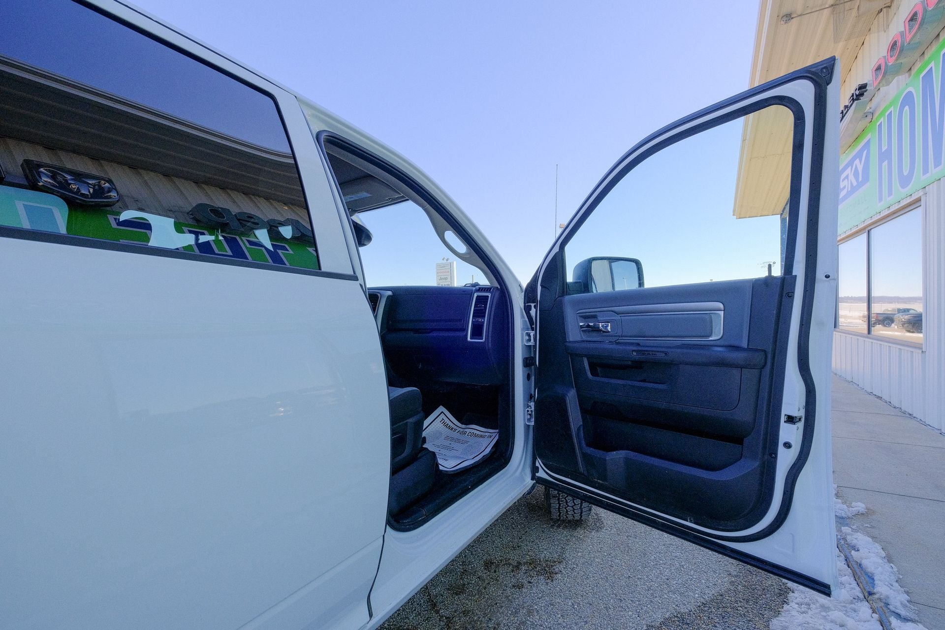 2023 RAM 1500 Classic SLT Crew Cab 4x4 5'7' Box