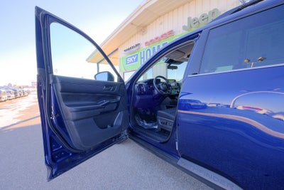 2025 Nissan Pathfinder SV 4WD