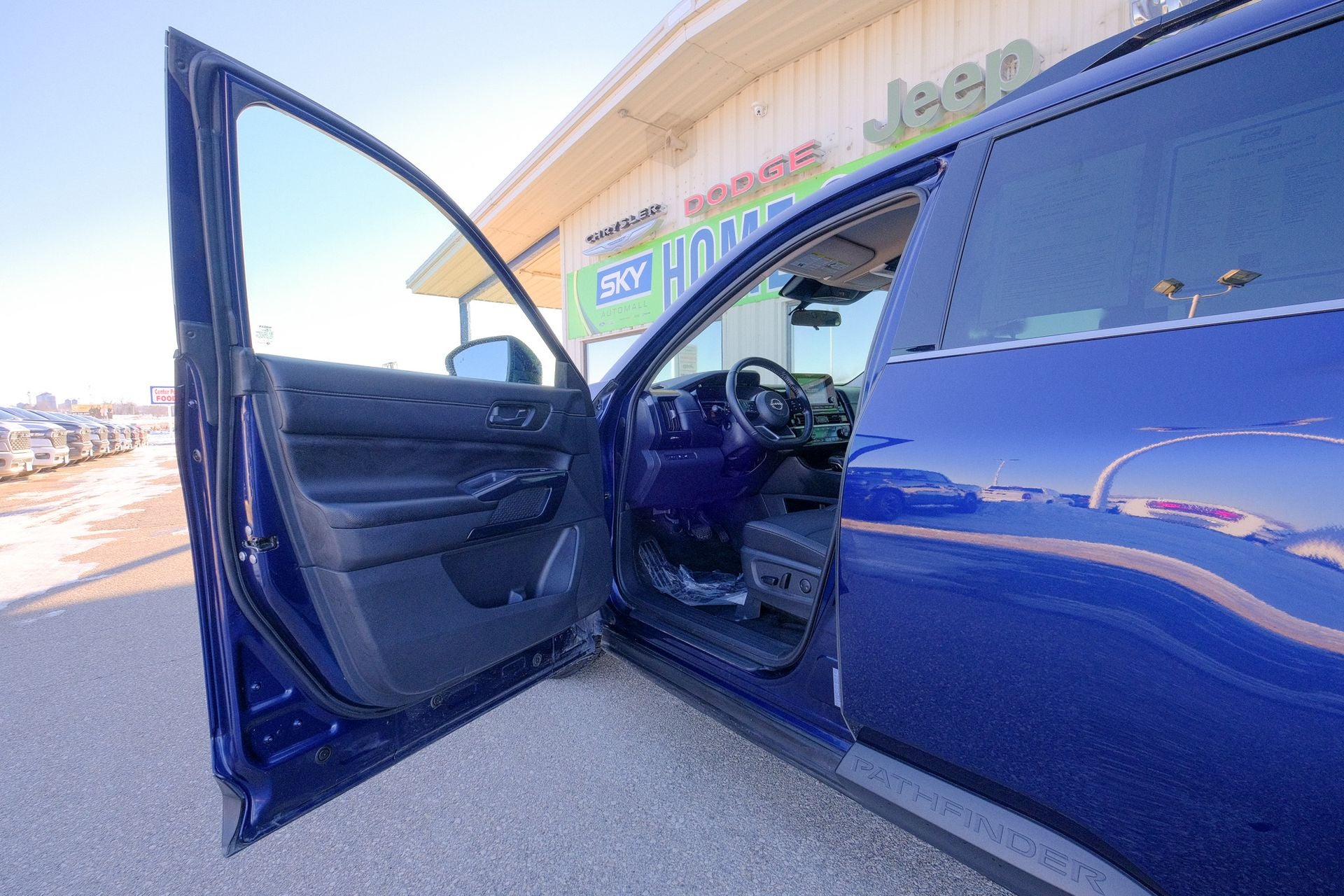 2025 Nissan Pathfinder SV 4WD