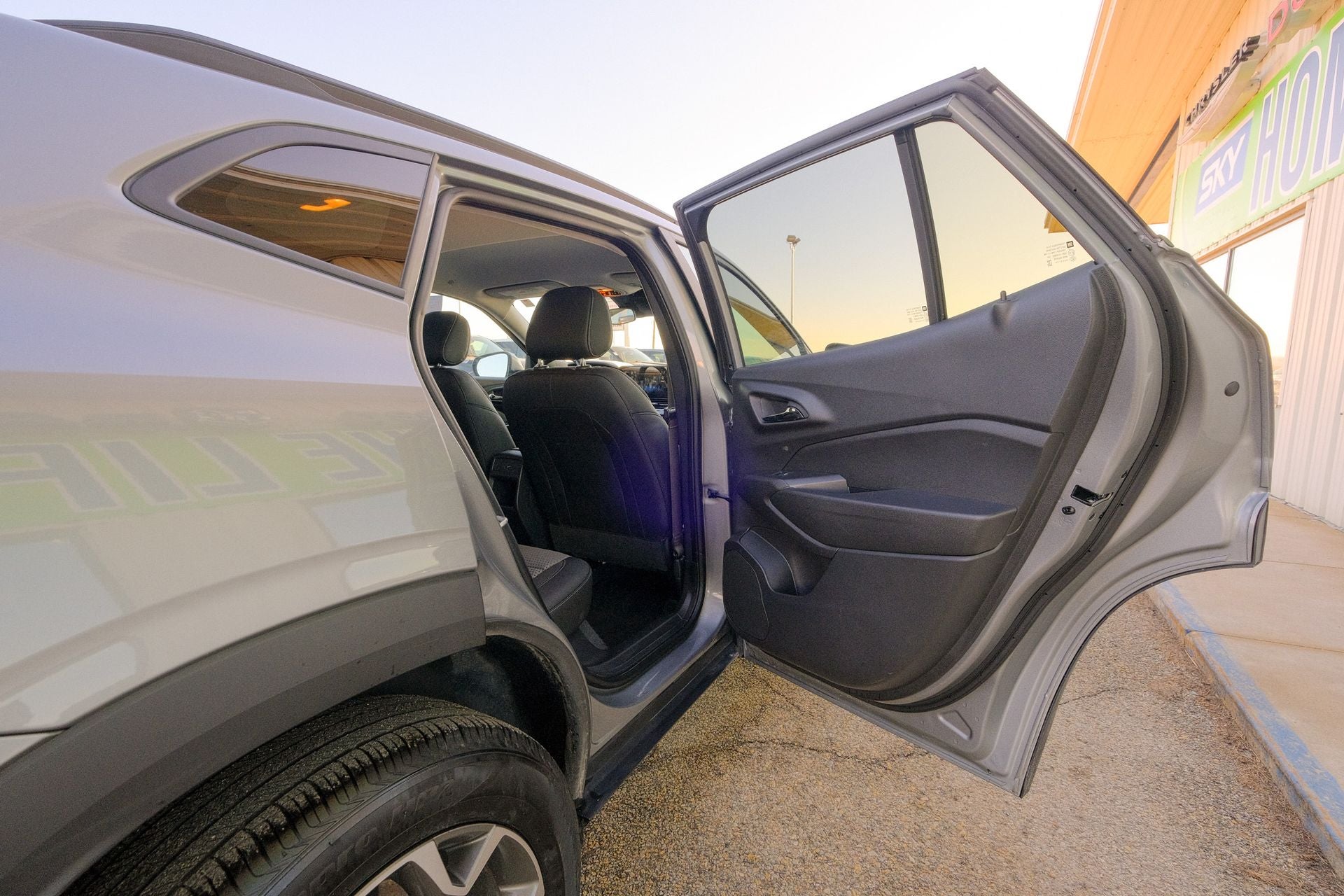 2025 Chevrolet Trax FWD LT