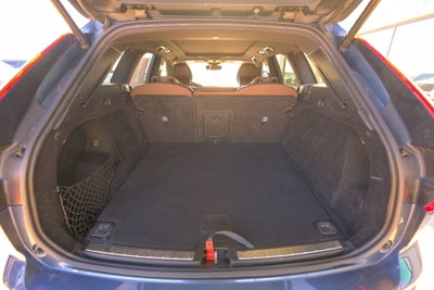 2022 Volvo XC60 B5 Momentum