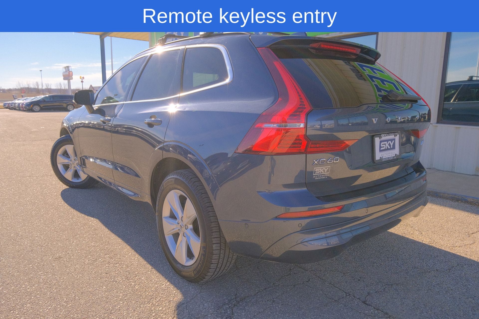 2022 Volvo XC60 B5 Momentum