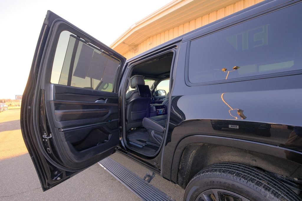 2023 Jeep Grand Wagoneer L Series III