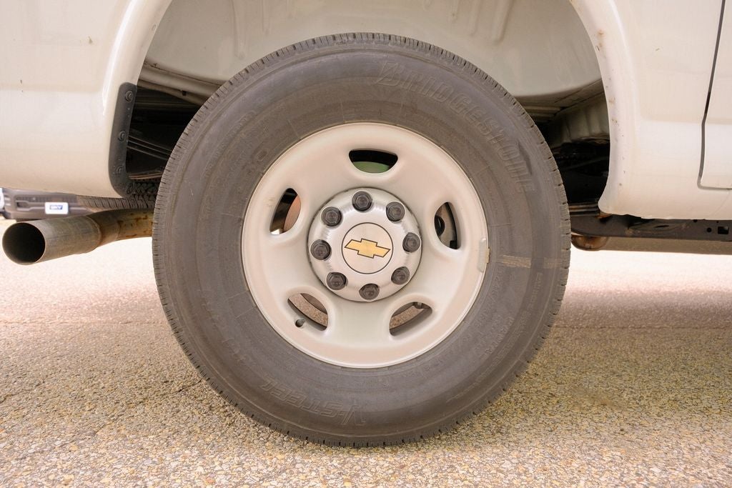 2025 Chevrolet Express 2500 Work Van Cargo