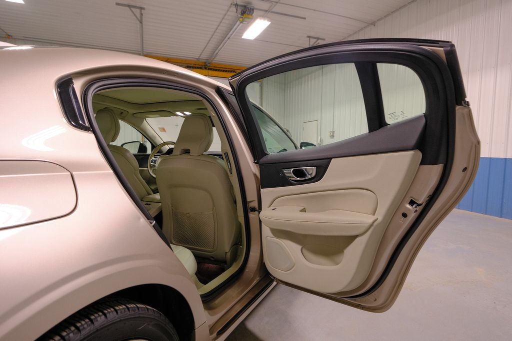 2024 Volvo S60 B5 Plus Dark Theme