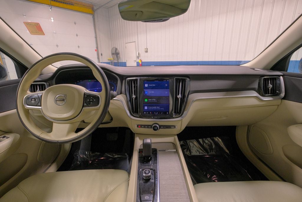 2024 Volvo S60 B5 Plus Dark Theme