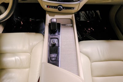 2024 Volvo S60 B5 Plus Dark Theme