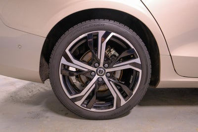 2024 Volvo S60 B5 Plus Dark Theme