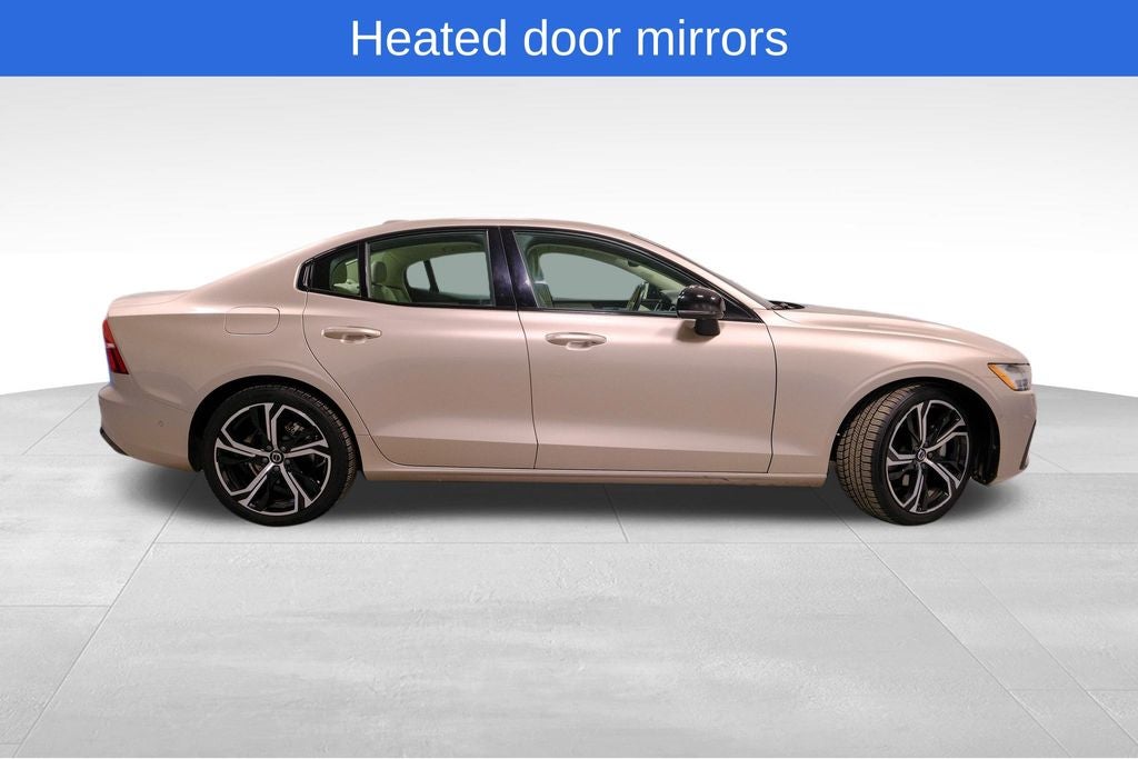 2024 Volvo S60 B5 Plus Dark Theme